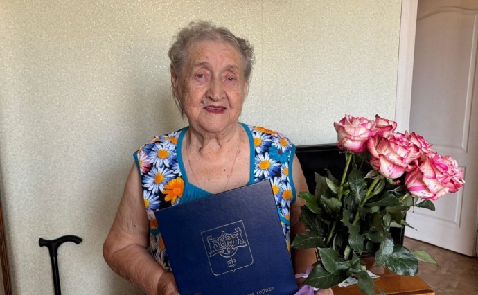 Ветеран трудового фронта Нина Архипова отметила 94-летие