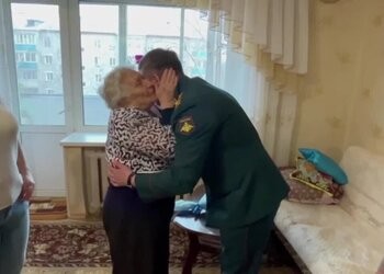 В Белогорске военнослужащие поздравили ветеранов Великой Отечественной войны