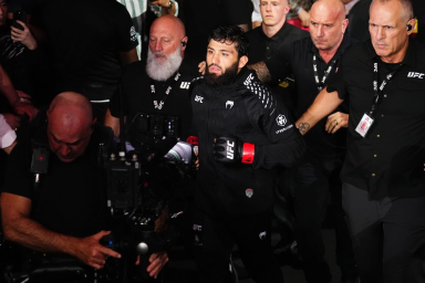 Арман Царукян потребовал, чтобы ему дали титульный бой в UFC