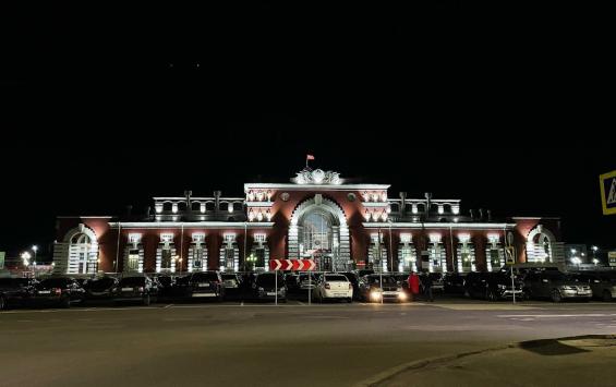 В Курске закрыли первый этаж ж/д вокзала на ремонт В Курске закрыли первый этаж ж/д вокзала на ремонт