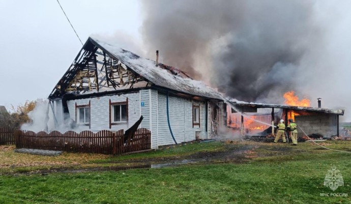 В Пижанском районе огонь охватил частный жилой дом В Пижанском районе огонь охватил частный жилой дом