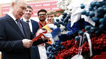 Путин исполнит мечты троих детей в рамках акции "Елка желаний"