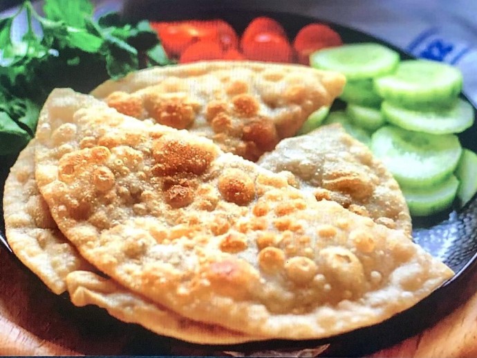 Хрустят, как в детстве: добавьте это в тесто для чебуреков — обалдеете от результата