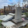 В Холмске установили виновника разрушений на кладбище: это оказалось ДТП, а не вандализм