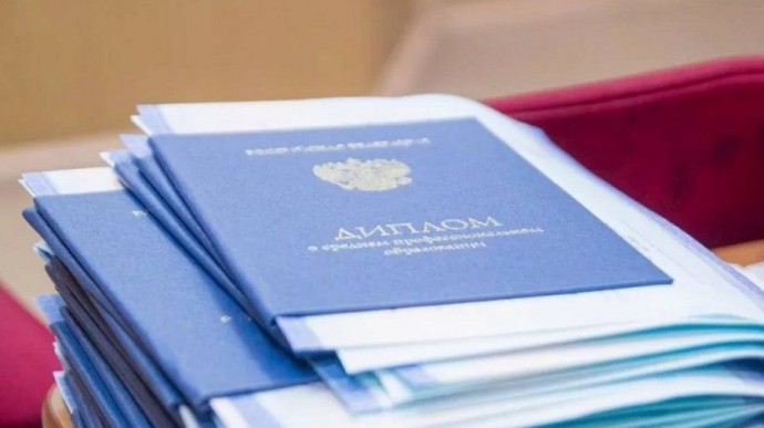 Прокуратура требует аннулировать дипломы приморским псевдостудентам. Выданные РВП — на очереди?