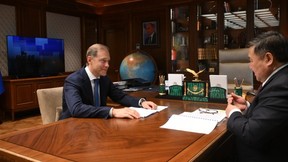 Денис Мантуров встретился с главой Республики Тыва Владиславом Ховалыгом
