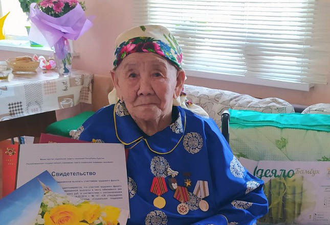 В Бурятии 95-летие празднует мать-героиня