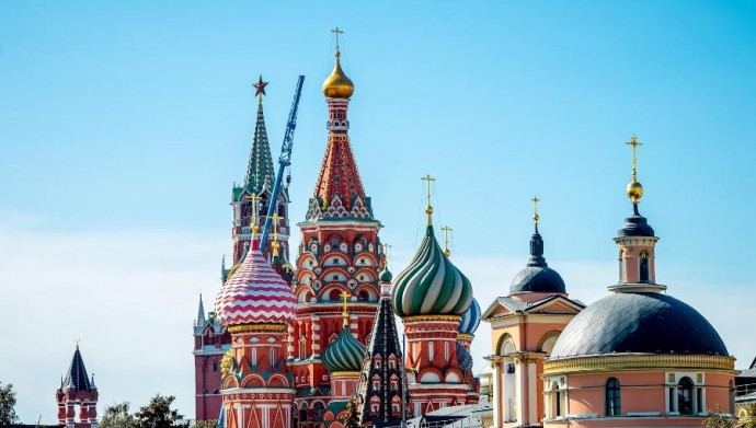 Спрос на обычные визы в Россию падает, на электронные — растет