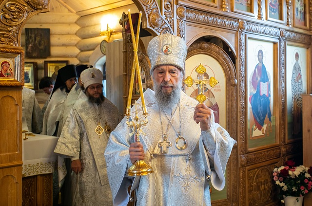 Митрополит Зиновий в праздник Преображения возглавил Божественную Литургию в Свято-Преображенской мужской пустыни
