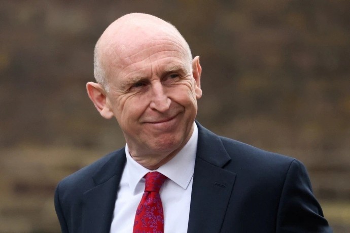 В Минобороны Британии обвинили ВС РФ в наведении лазеров на британские самолёты В Минобороны Британии обвинили ВС РФ в наведении лазеров на британские самолёты