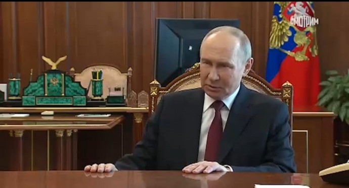 Владимир Путин объявил перемирие
