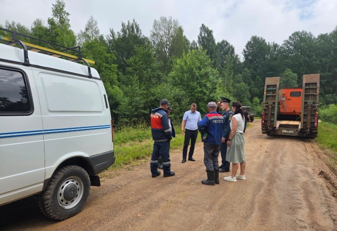 В Старорусском округе устраняют размыв одной из дорог