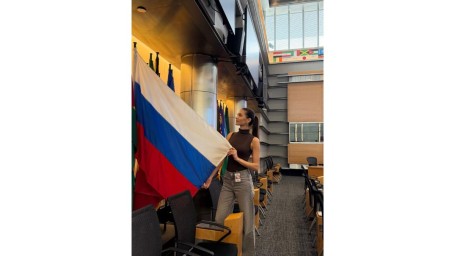 Жена Овечкина удивила патриотичным жестом в Вашингтоне: что произошло