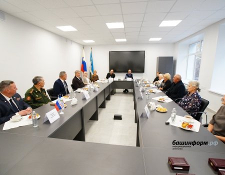 Радий Хабиров встретился в Салавате с семьями погибших участников СВО Радий Хабиров встретился в Салавате с семьями погибших участников СВО