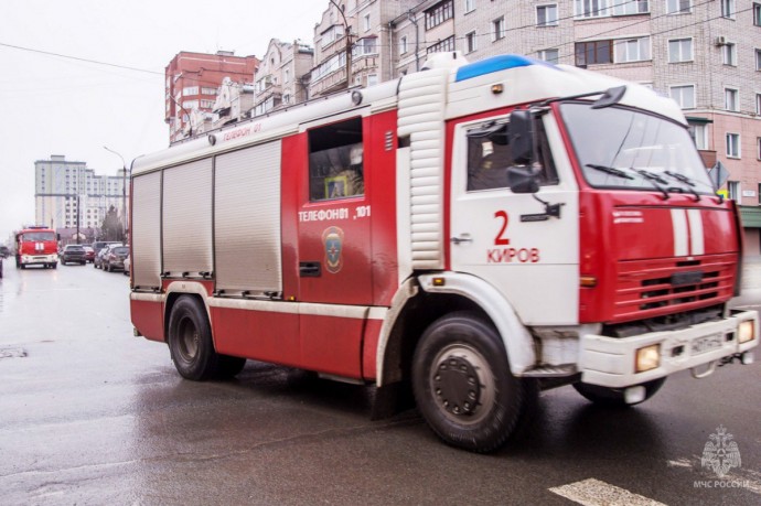 В Кировской области за сутки произошло четыре пожара и пять ДТП