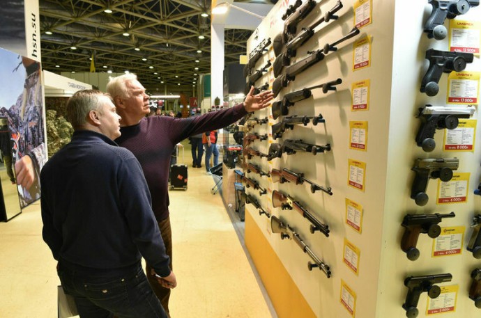 Разрешения на оружие предложили лишать только по решению суда