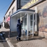 В Астрахани моют шумовые экраны и остановки