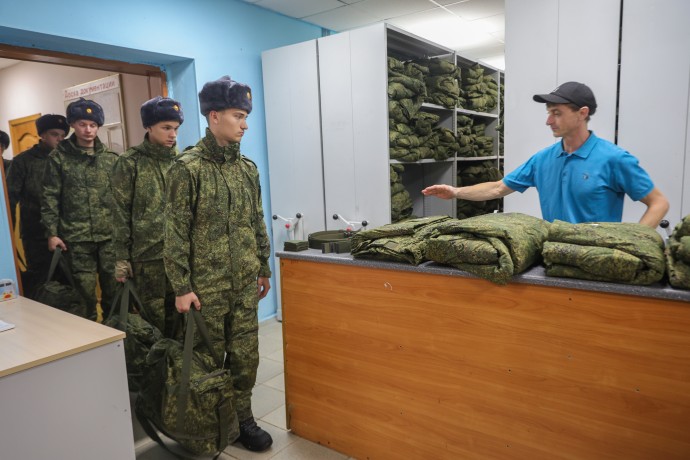 Гражданскому персоналу армии хотят изменить систему выплат Гражданскому персоналу армии хотят изменить систему выплат