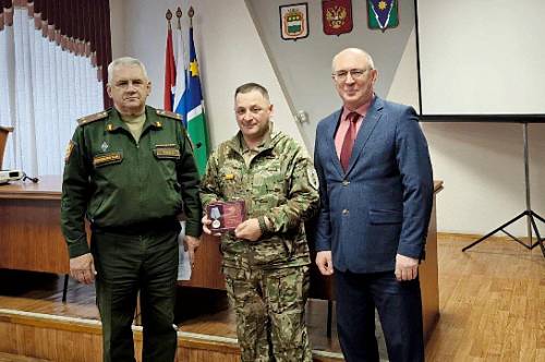 Двое жителей Зеи получили награды за мужество и героизм Двое жителей Зеи получили награды за мужество и героизм