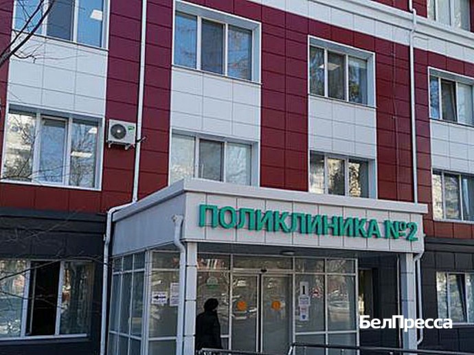 Губернатор поздравил врача, переехавшего в Белгородскую область, с новосельем
