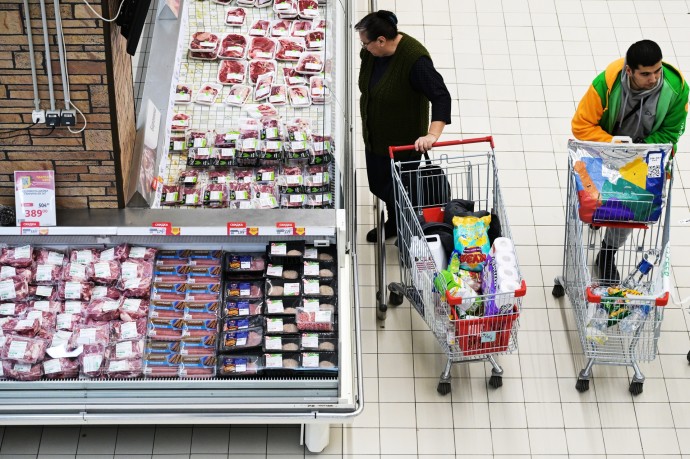 Стоимость минимальной продуктовой корзины в Москве составляет 8625 рублей