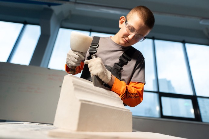 Студенты столичных колледжей стали одними из лучших на соревнованиях молодых реставраторов Студенты столичных колледжей стали одними из лучших на соревнованиях молодых реставраторов