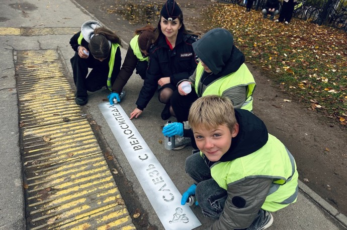 В Смоленске напомнили о безопасности на пешеходных переходах: акция "Переход - только пешком" В Смоленске напомнили о безопасности на пешеходных переходах: акция "Переход - только пешком"