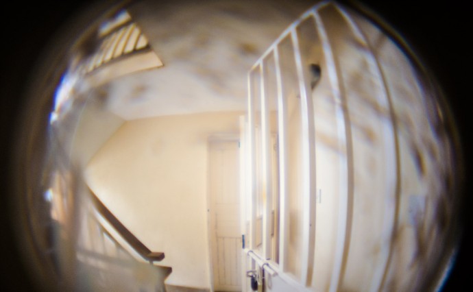 Запугали и деньги забрали: пенсионер на Сахалине отдал более 300 тысяч рублей за "домофон" Запугали и деньги забрали: пенсионер на Сахалине отдал более 300 тысяч рублей за "домофон"