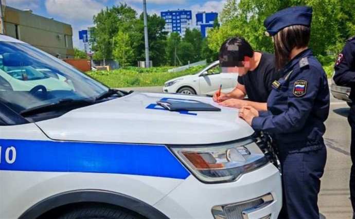 Приставы арестовали иномарку сахалинца из-за неоплаченных штрафов за нарушения ПДД