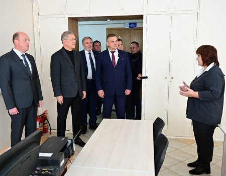 Радий Хабиров посетил Октябрьский коммунально-строительный колледж Радий Хабиров посетил Октябрьский коммунально-строительный колледж