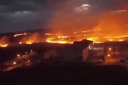 Российский регион одновременно накрыли пожары и ураган со снегом Российский регион одновременно накрыли пожары и ураган со снегом