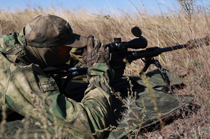 Снайпер группировки «Центр» прикрыл своего сына во время освобождения Курахово Снайпер группировки «Центр» прикрыл своего сына во время освобождения Курахово