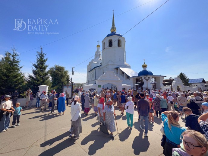 В Улан-Удэ Одигитриевский собор отметил престольный праздник