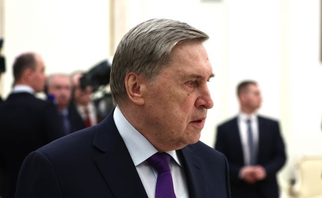 Ушаков указал на WhatsApp, где происходят «некоторые разговоры» по линии Россия — США