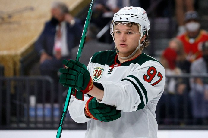 Капризов делит с Айкелом первое место в списке лучших бомбардиров НХЛ Капризов делит с Айкелом первое место в списке лучших бомбардиров НХЛ