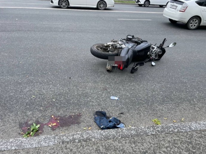 Во Владивостоке байкеру оторвало ногу при столкновении с легковушкой