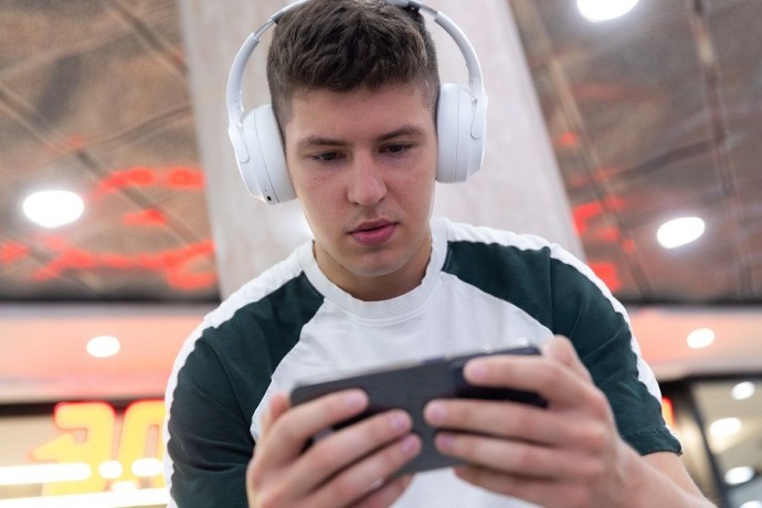 МегаФон и хоккейный клуб «Адмирал» объявили о сотрудничестве МегаФон и хоккейный клуб «Адмирал» объявили о сотрудничестве