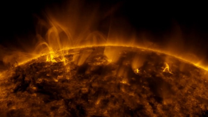 На Солнце зафиксирован резкий рост активности: вспышки в пять раз мощнее, повышается риск магнитных бурь
