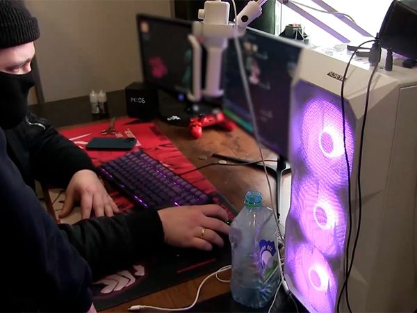 Трое жителей Саратова задержаны за причастность к 300 киберпреступлениям — МВД