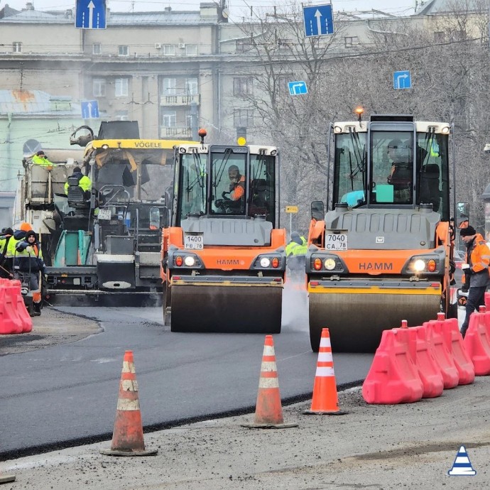 На Московском проспекте приступили к укладке нового асфальта