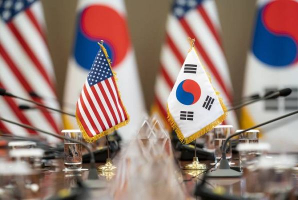 Южная Корея не будет бороться с пошлинами Трампа из-за исторического долга перед США