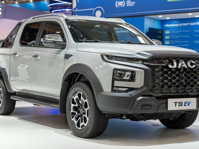 Китай наступает, УАЗ сдаёт позиции: кто теперь правит рынком пикапов в России