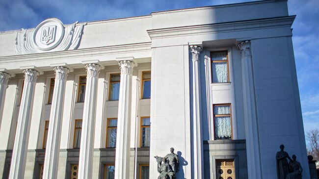 СМИ: депутаты партии Зеленского в Раде задумываются о выходе из фракции