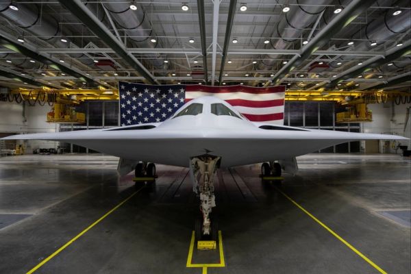 США решили использовать стратегический бомбардировщик B-21 для воздушных боев