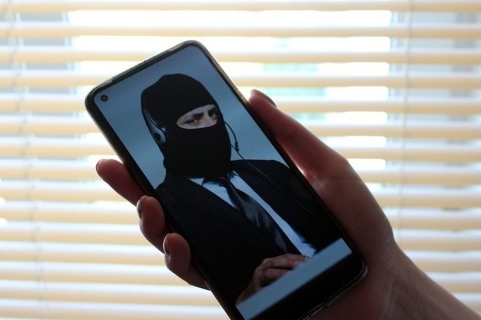 С 1 сентября в РФ запретят передавать сим-карты третьим лицам