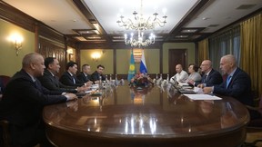 Дмитрий Чернышенко провёл рабочую встречу с Министром туризма и спорта Республики Казахстан Ерболом Мырзабосыновым Дмитрий Чернышенко провёл рабочую встречу с Министром туризма и спорта Республики Казахстан Ерболом Мырзабосыновым