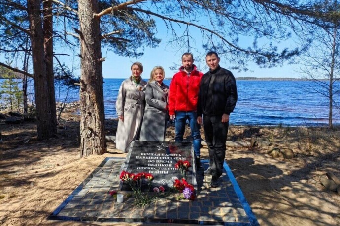 Памятный знак бойцам, павшим в годы Великой Отечественной войны, реконструировали в Сямозеро
