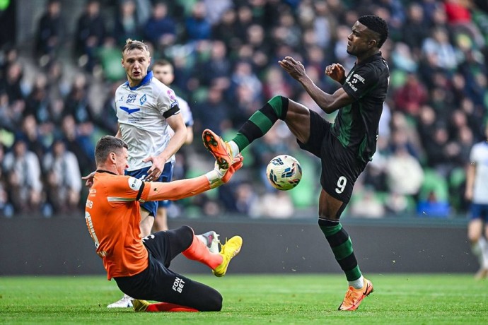 Рекордный гол Кордобы помог "Краснодару" разгромить "Крылья Советов" и возглавить РПЛ