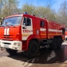 В Саранске огонь от сухой травы перекинулся на гаражи и временные постройки