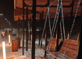 В Шимановске из-за подростков-хулиганов обесточили сквер В Шимановске из-за подростков-хулиганов обесточили сквер